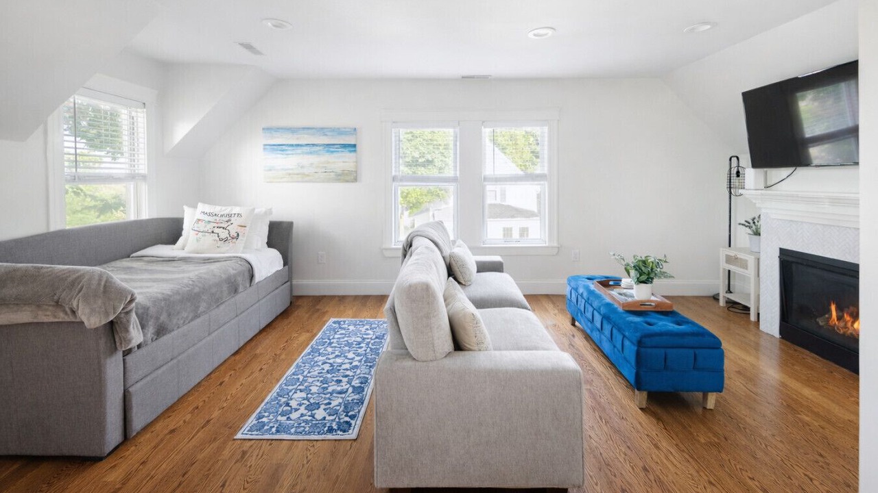 Photo of Livingroom in Somerville