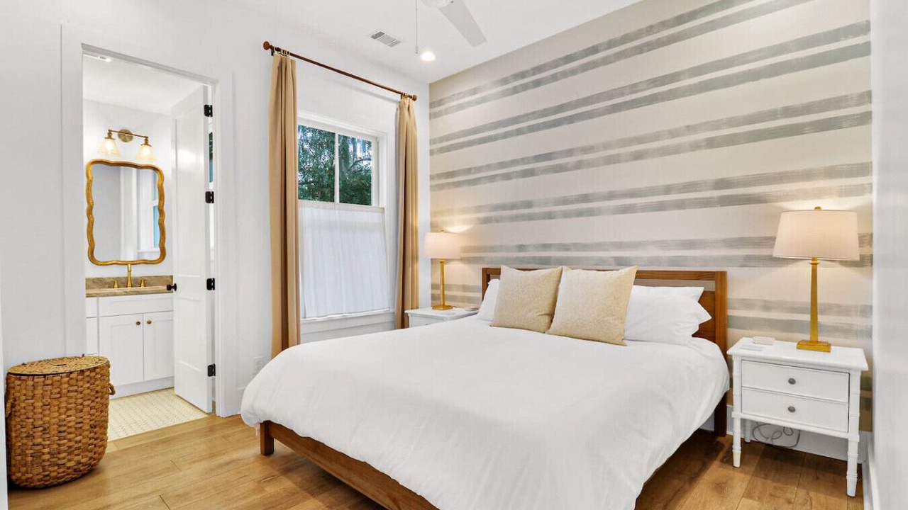 Photo of Bedroom in Northwest Quadrant