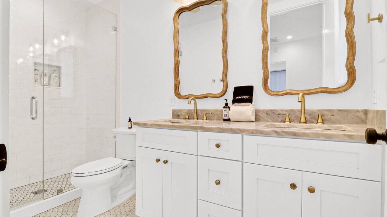 Photo of Bathroom in Northwest Quadrant