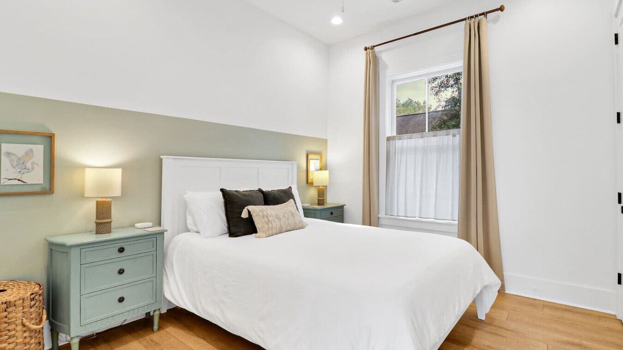 Photo of Bedroom in Northwest Quadrant
