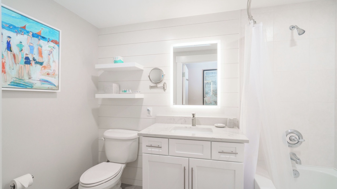 Photo of Bathroom in Baytowne Wharf