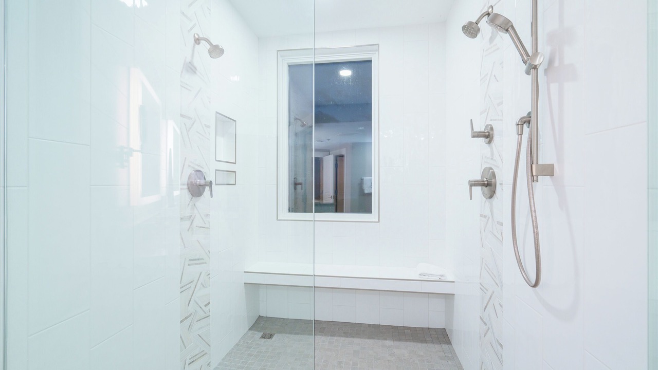 Photo of Bathroom in Baytowne Wharf