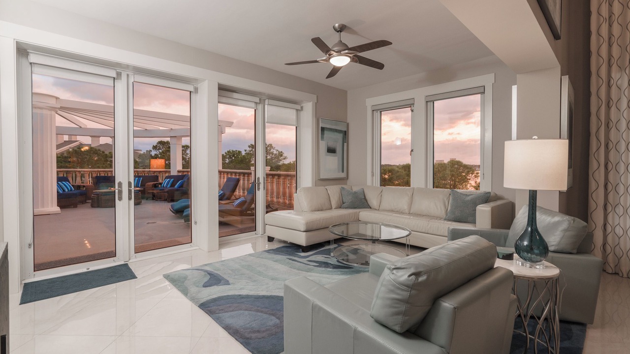 Photo of Livingroom in Baytowne Wharf