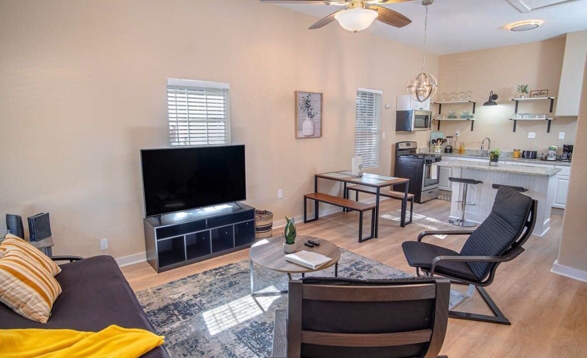 Photo of Livingroom in Near East Side