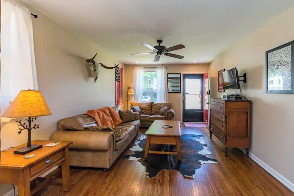 Photo of Livingroom in Chestnut Hill