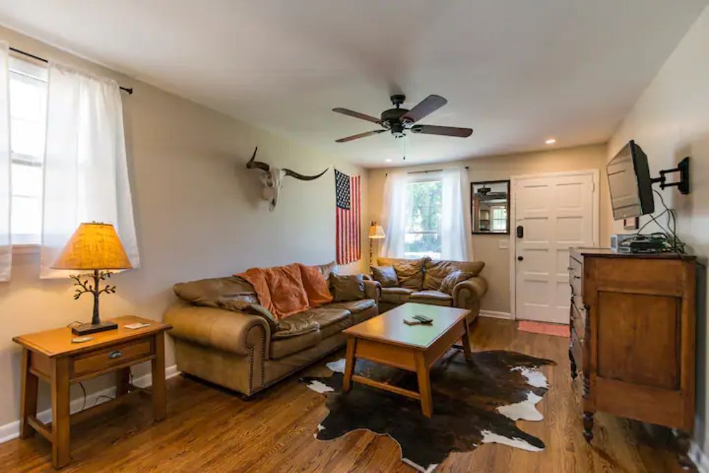 Photo of Livingroom in Chestnut Hill