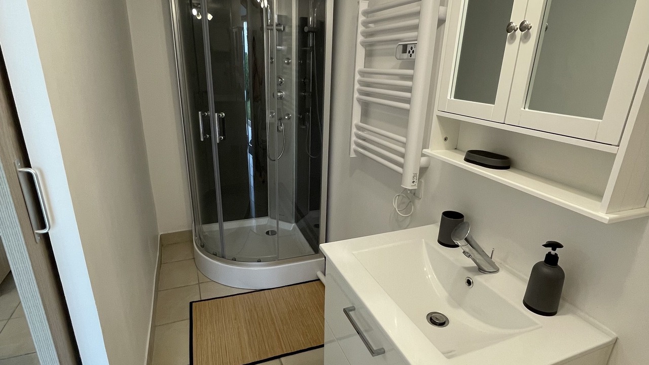 Photo of Bathroom in Ouistreham