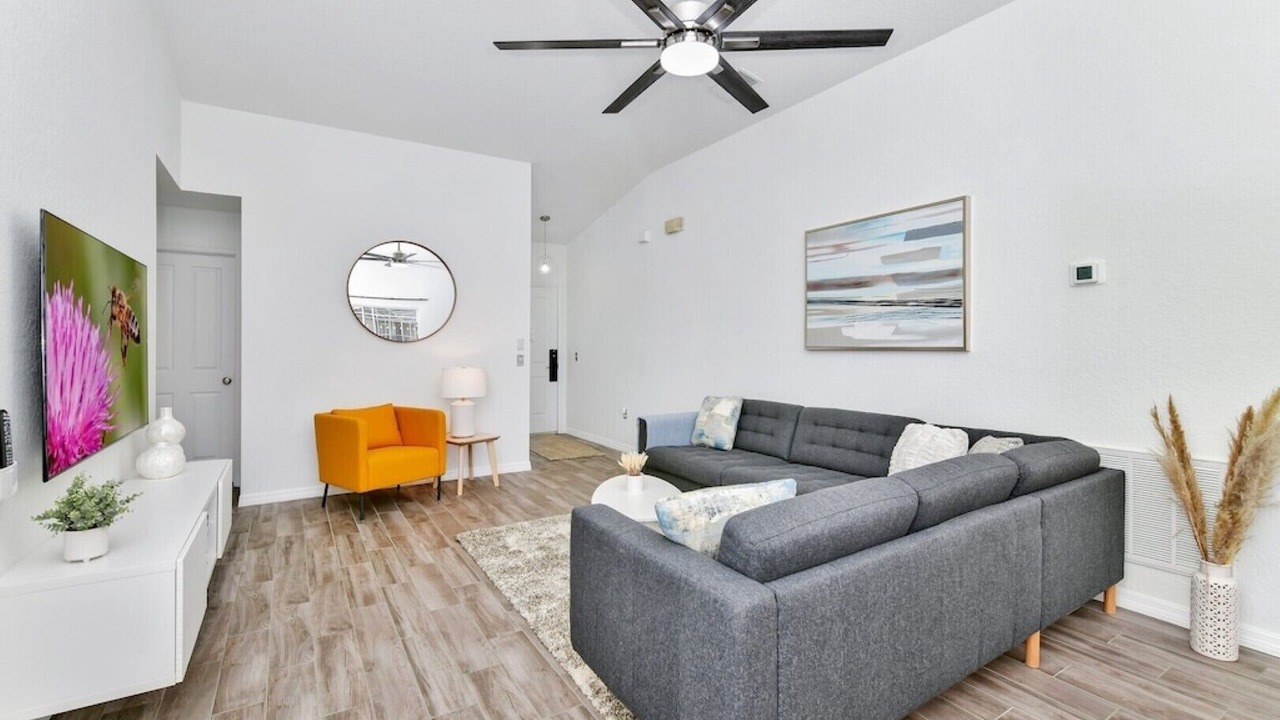 Photo of Livingroom in Loughman