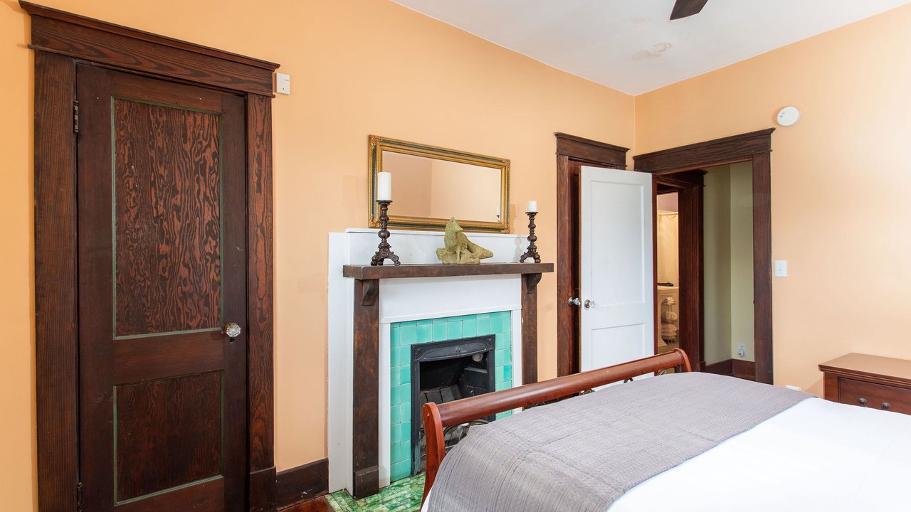 Photo of Bedroom in Historic Edgefield