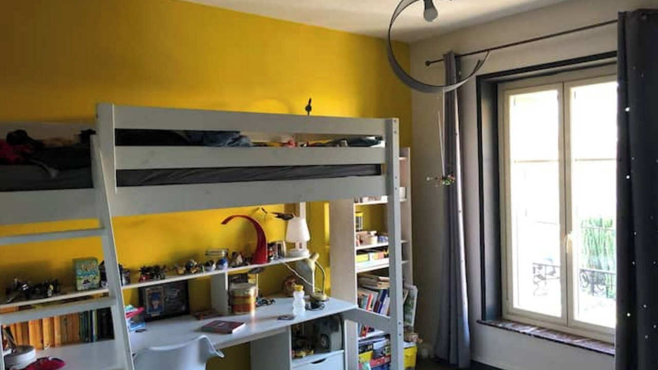 Photo of Bedroom in Poincare - Foch - Anatole France - Croix de Bourgogne