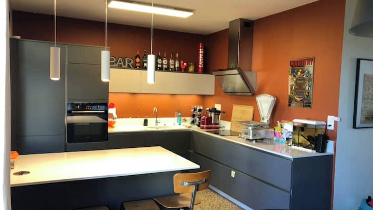 Photo of Kitchen in Poincare - Foch - Anatole France - Croix de Bourgogne