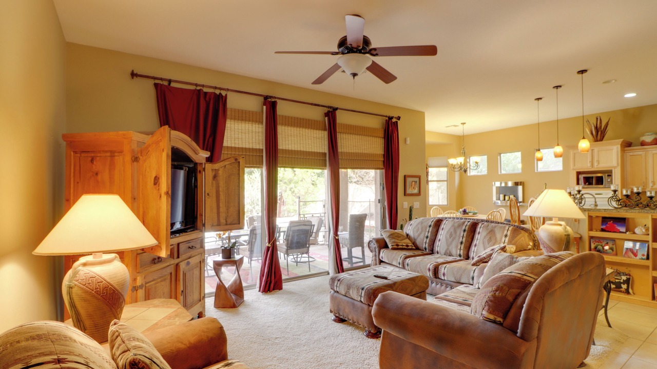 Photo of Livingroom in Legacy