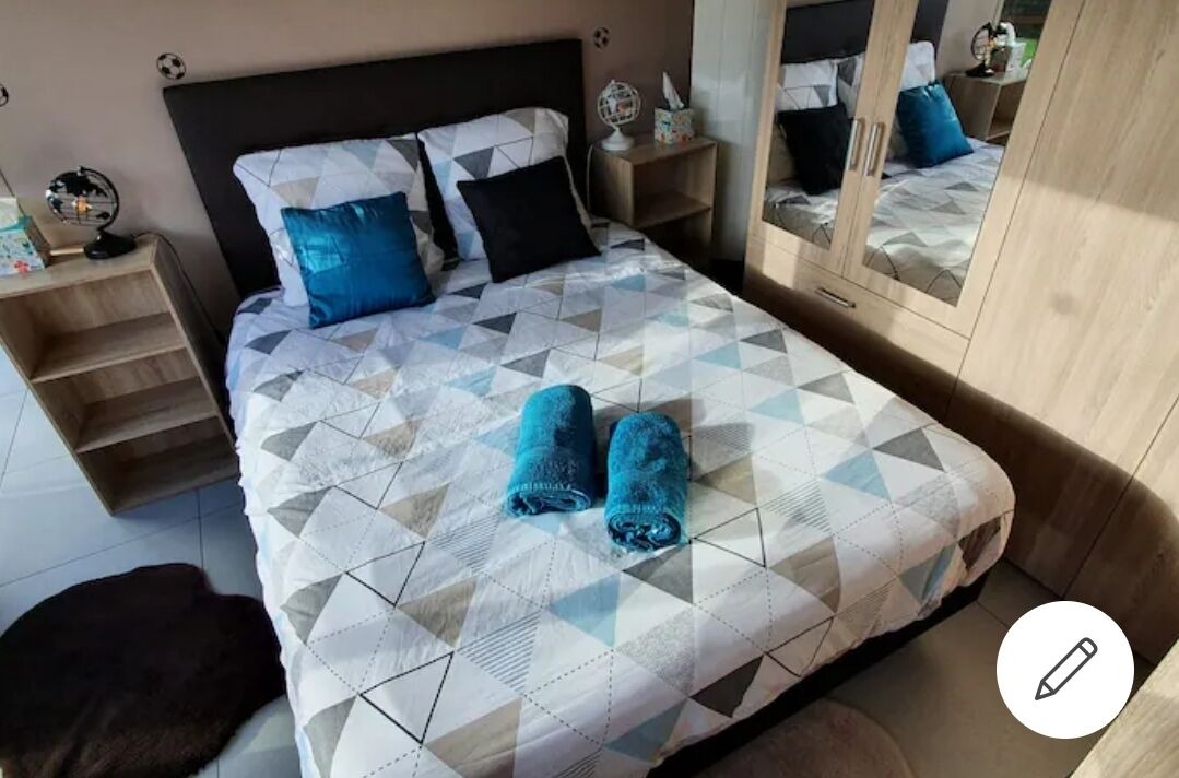 Photo of Bedroom in Reux