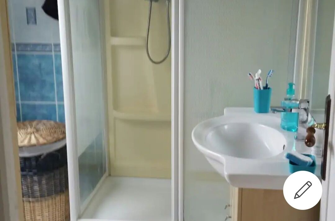 Photo of Bathroom in Reux