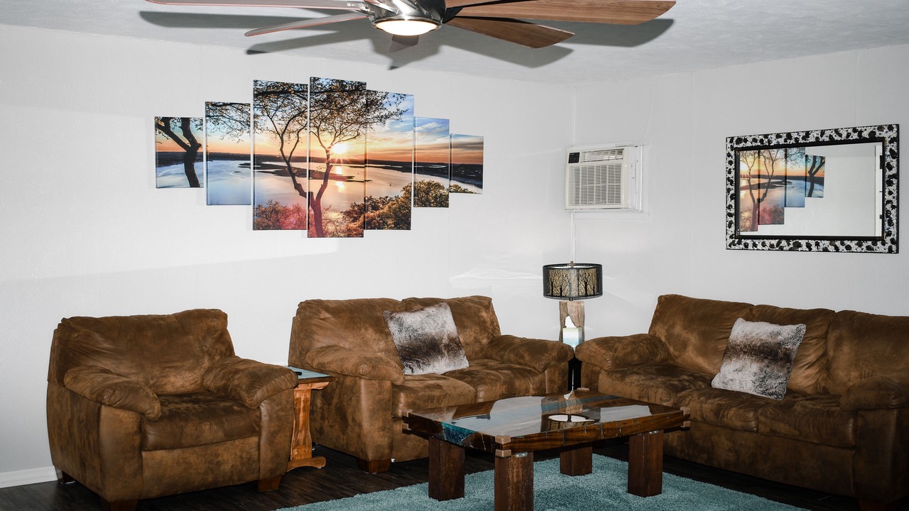 Photo of Livingroom in Eastland