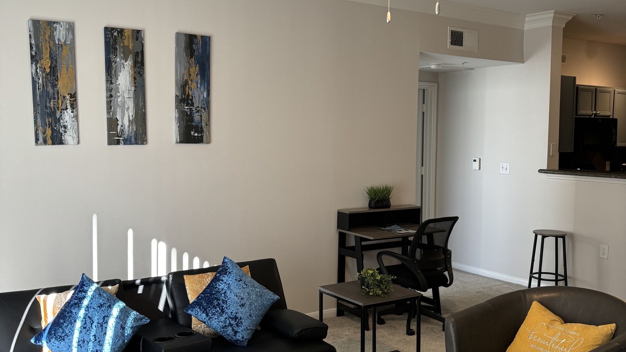 Photo of Livingroom in Braeswood Place