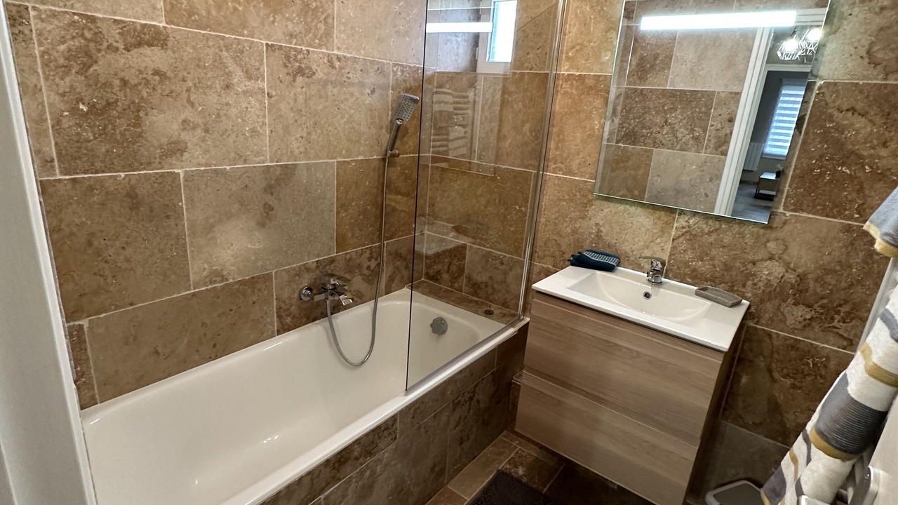 Photo of Bathroom in Saint-Laurent-sur-Saone