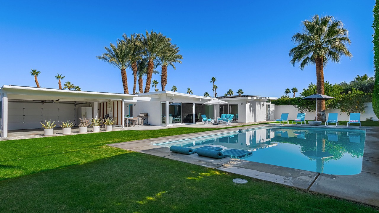 Photo of Bedroom in Desert Park Estates