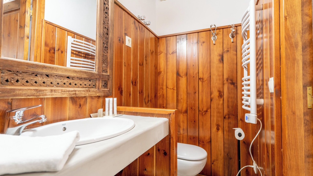 Photo of Bathroom in Garos