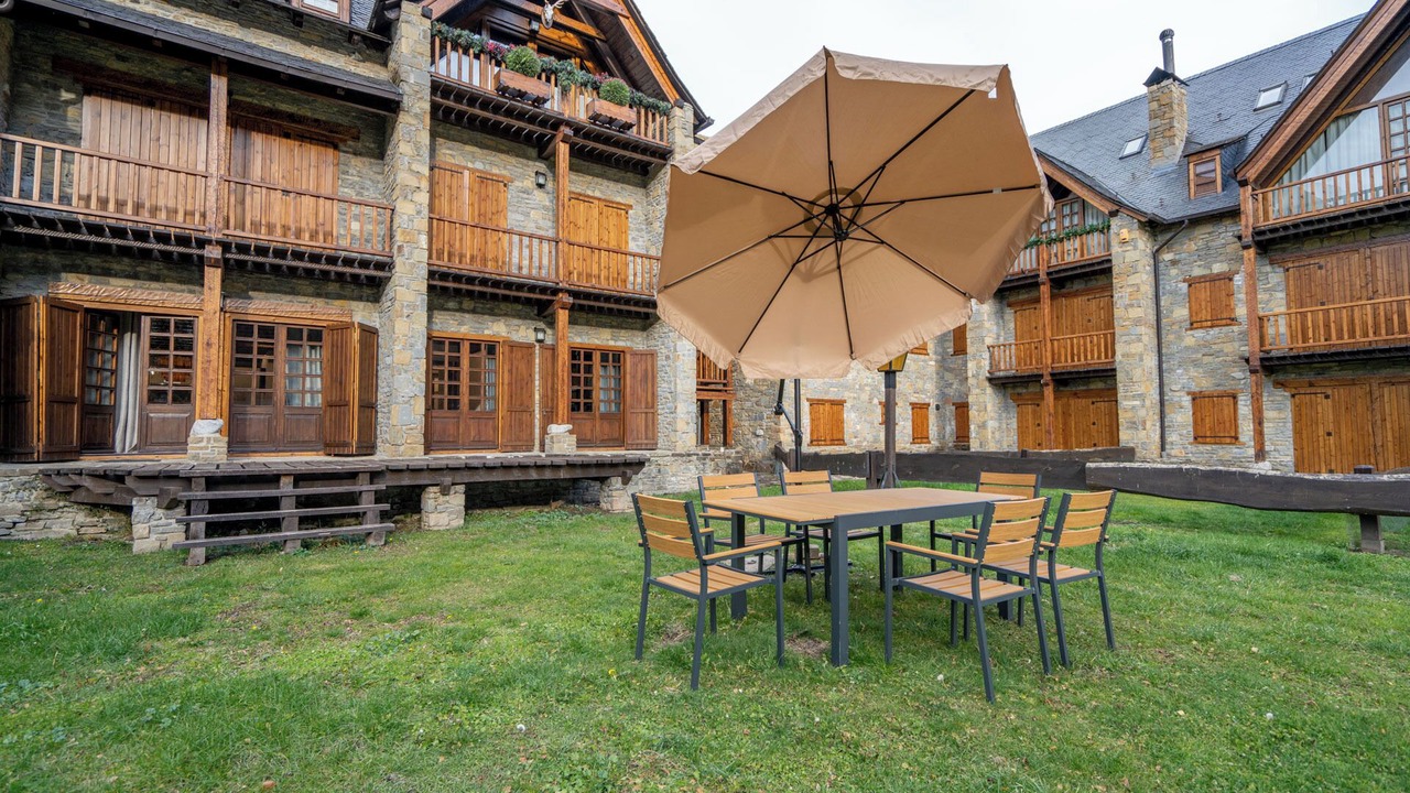 Photo of Outdoor in Garos