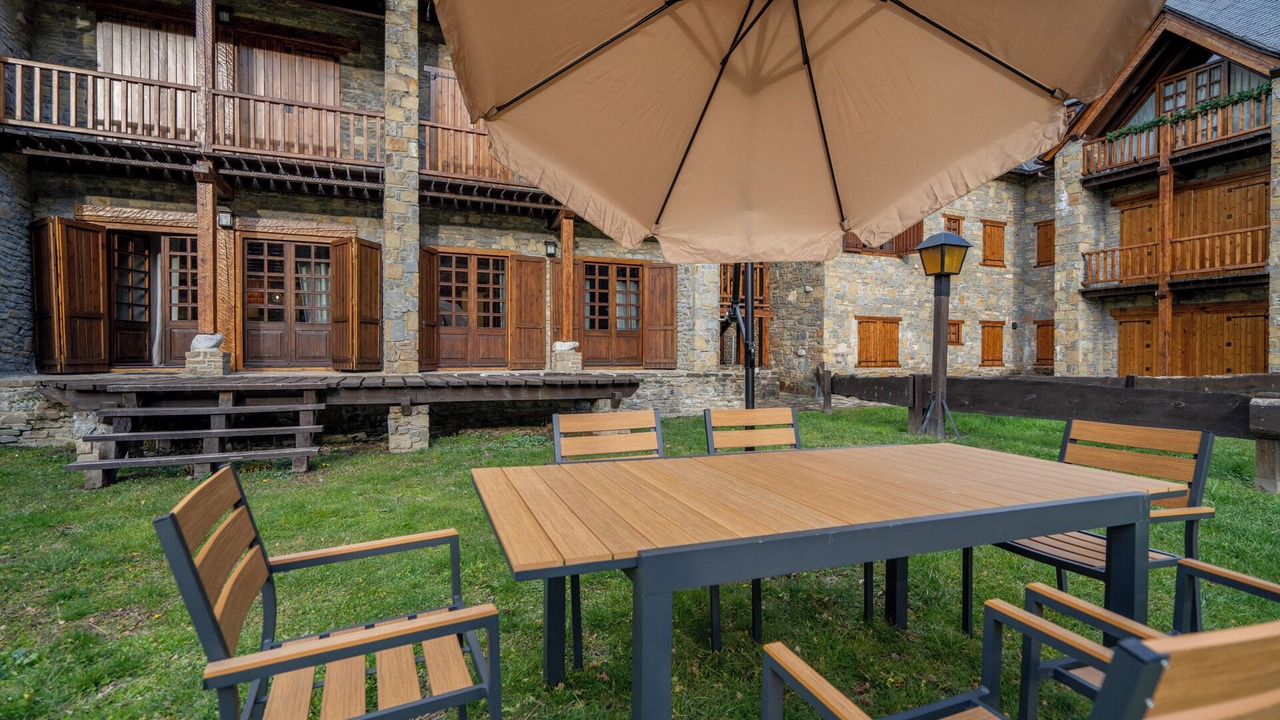 Photo of Outdoor in Garos