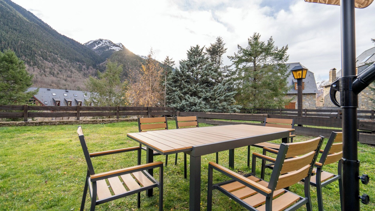 Photo of Outdoor in Garos