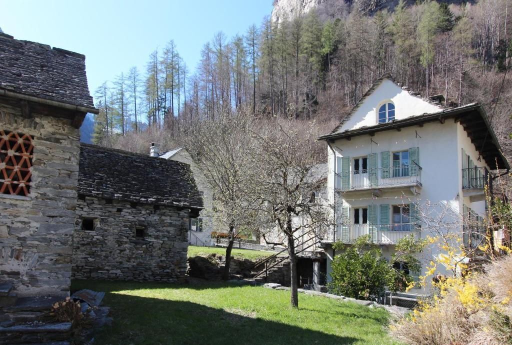 Photo of Others in Brione