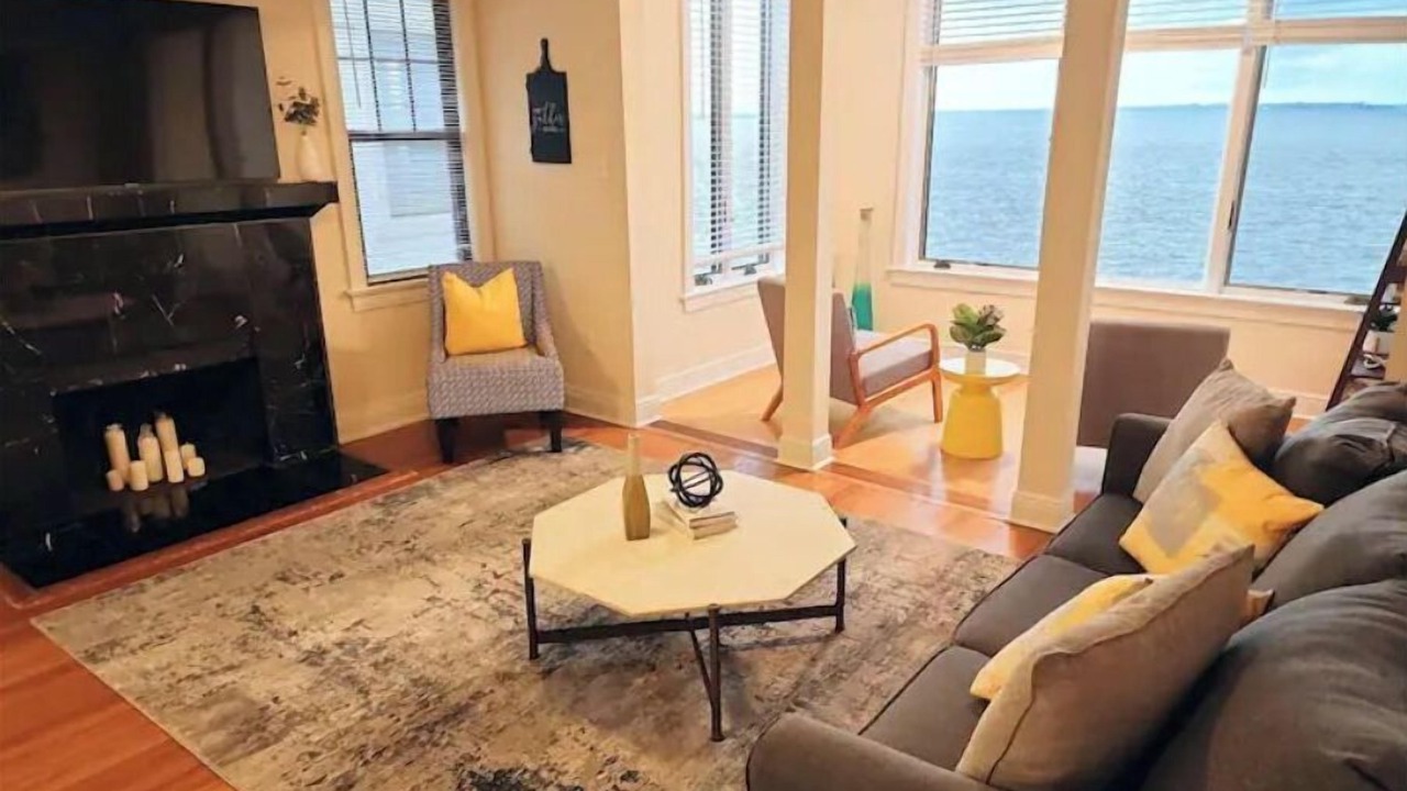 Photo of Livingroom in Jacksonville