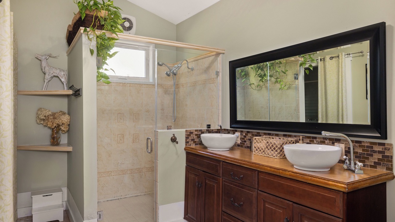 Photo of Others in Johnson