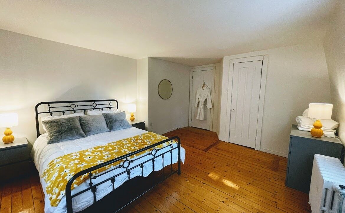Photo of Bedroom in Ste Petronille