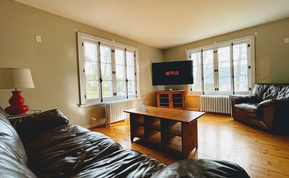 Photo of Livingroom in Ste Petronille