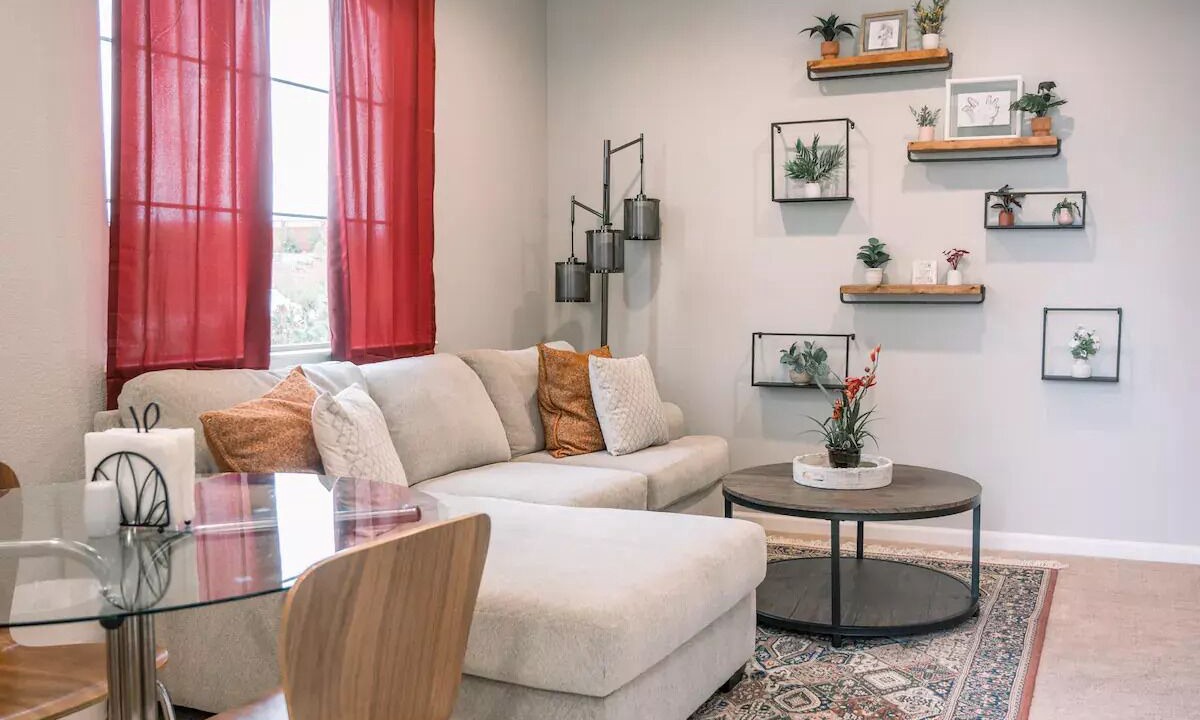 Photo of Livingroom in Lathrop