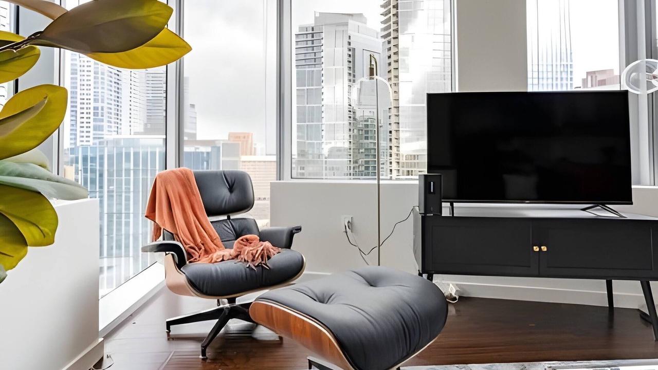 Photo of Livingroom in West Bellevue