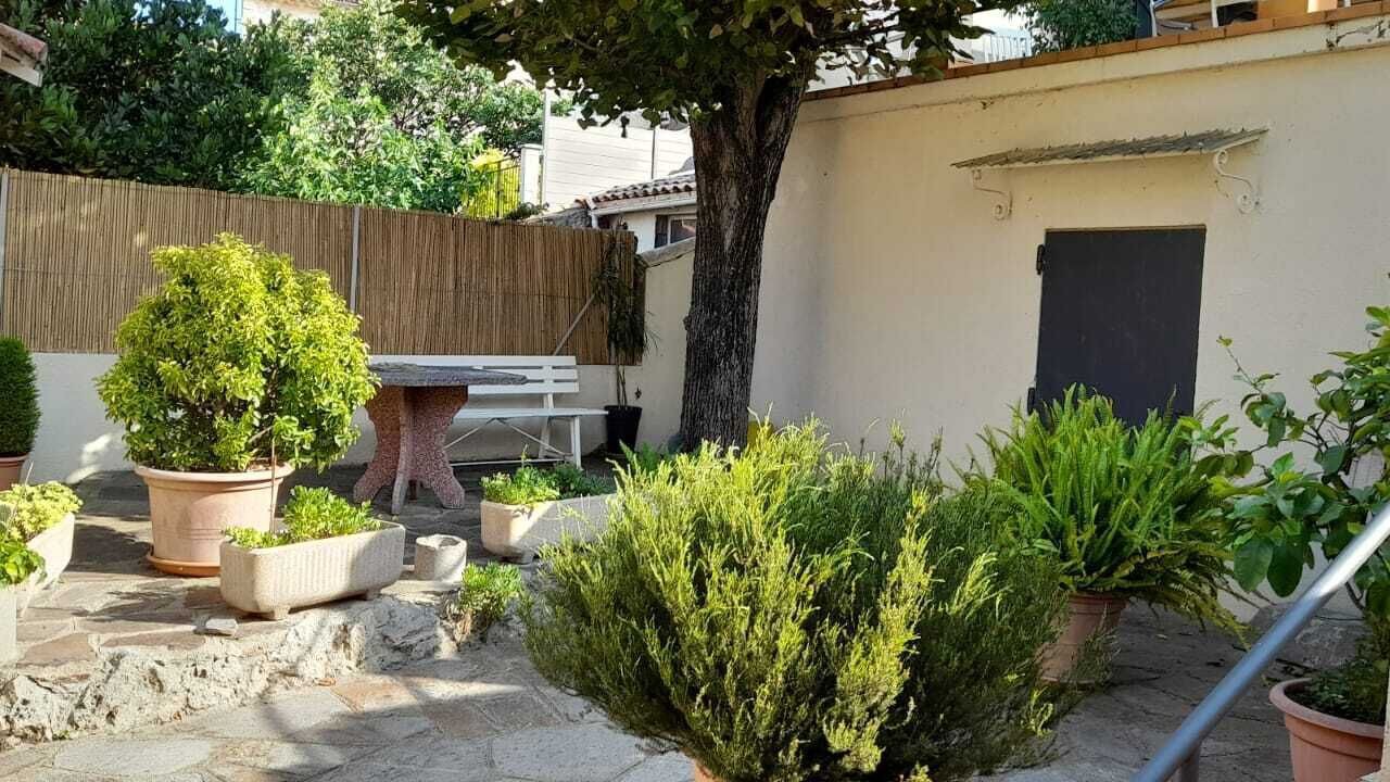 Photo of Patio Balcony in Puimisson