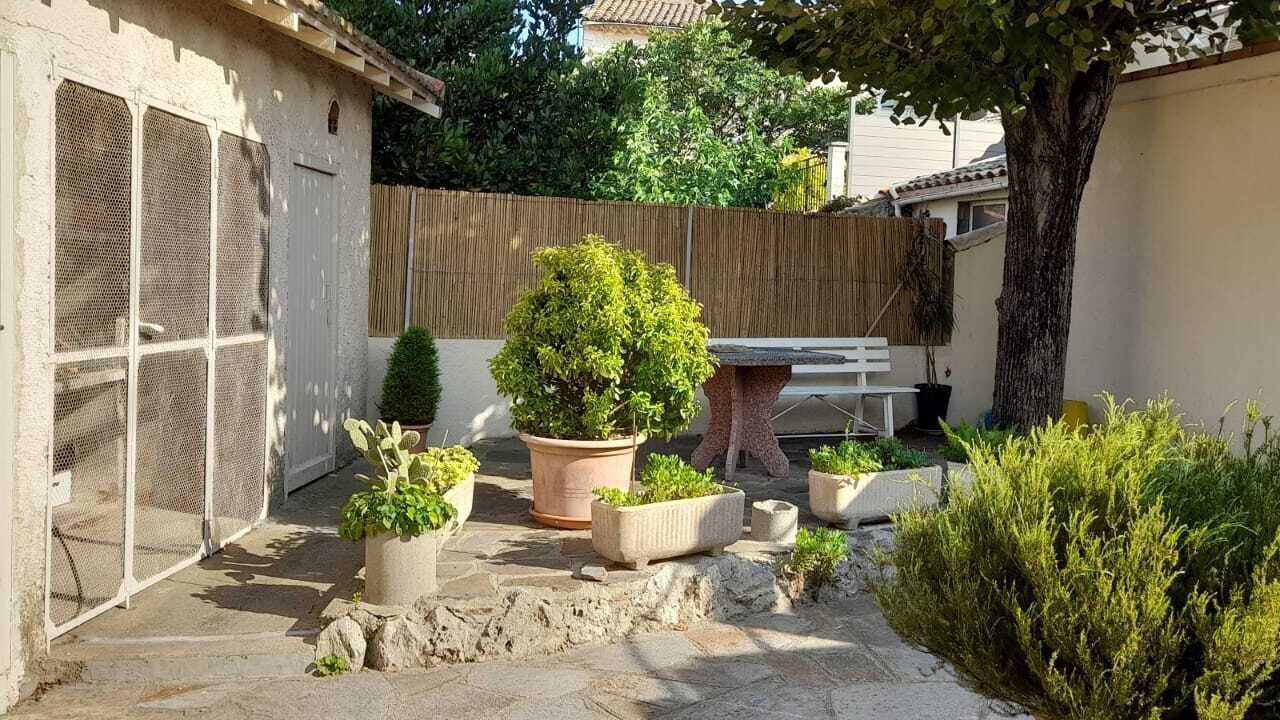 Photo of Patio Balcony in Puimisson