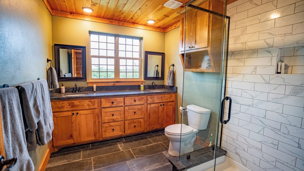 Photo of Bathroom in Lampasas