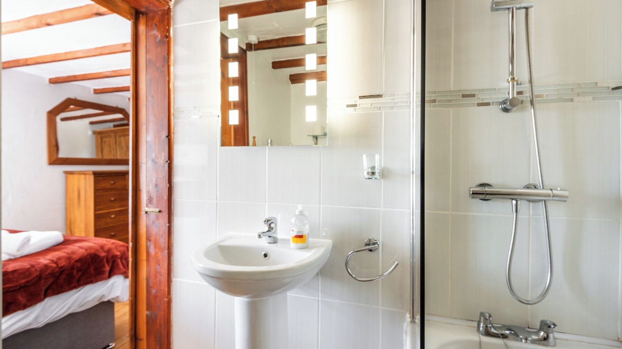 Photo of Bathroom in St Teath