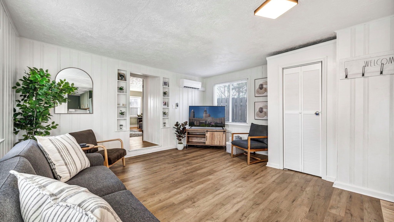 Photo of Livingroom in Berea