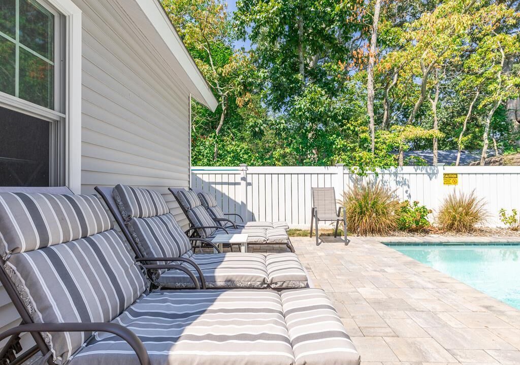 Photo of Outdoor in Town Bank