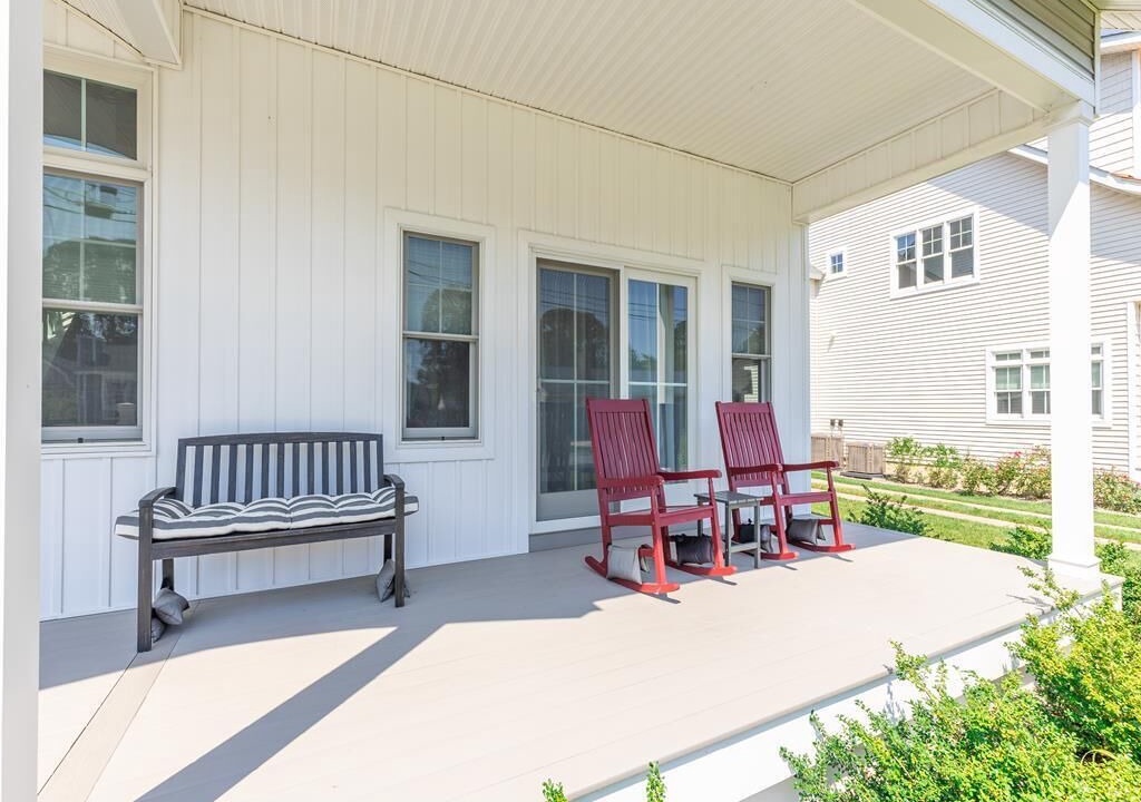 Photo of Patio Balcony in Town Bank
