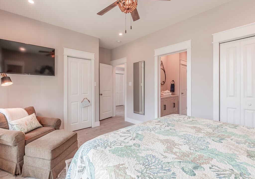 Photo of Bedroom in Town Bank