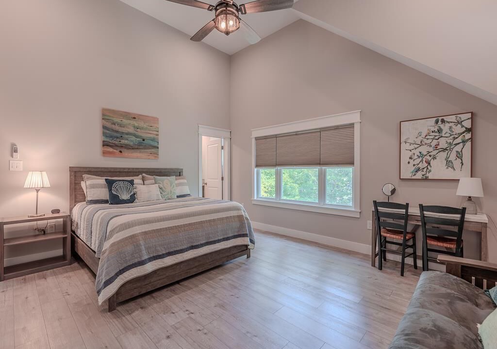 Photo of Bedroom in Town Bank