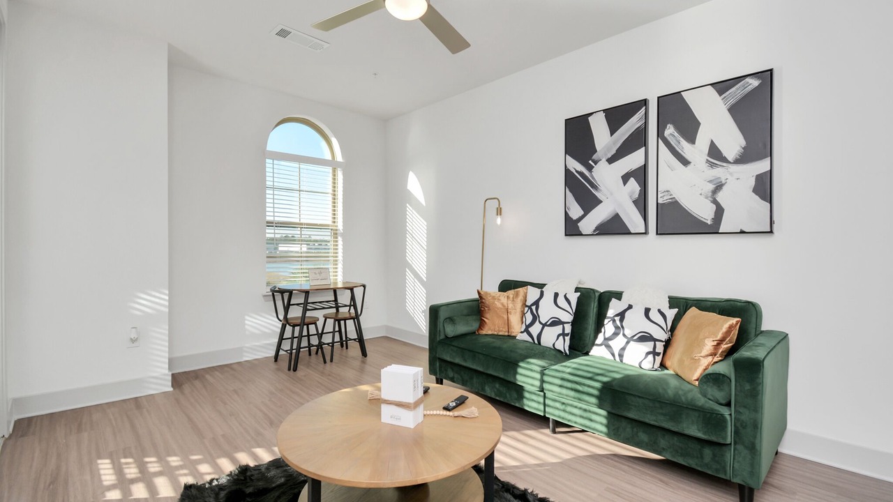 Photo of Livingroom in Spring