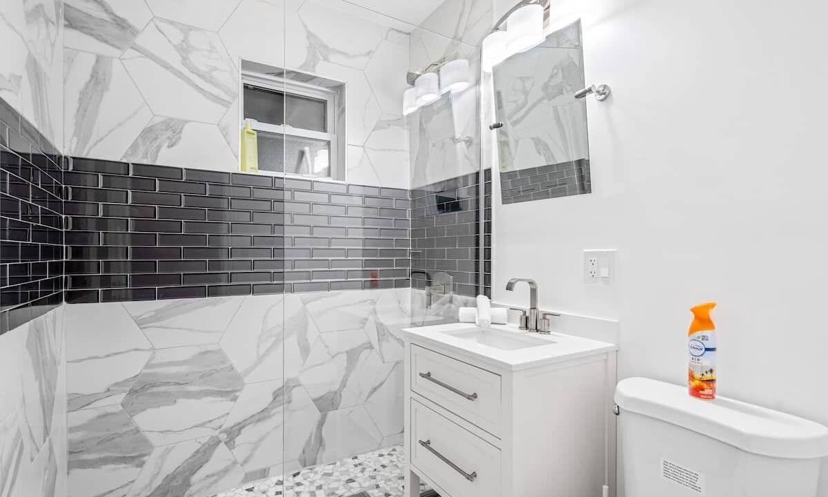 Photo of Bathroom in Cragin