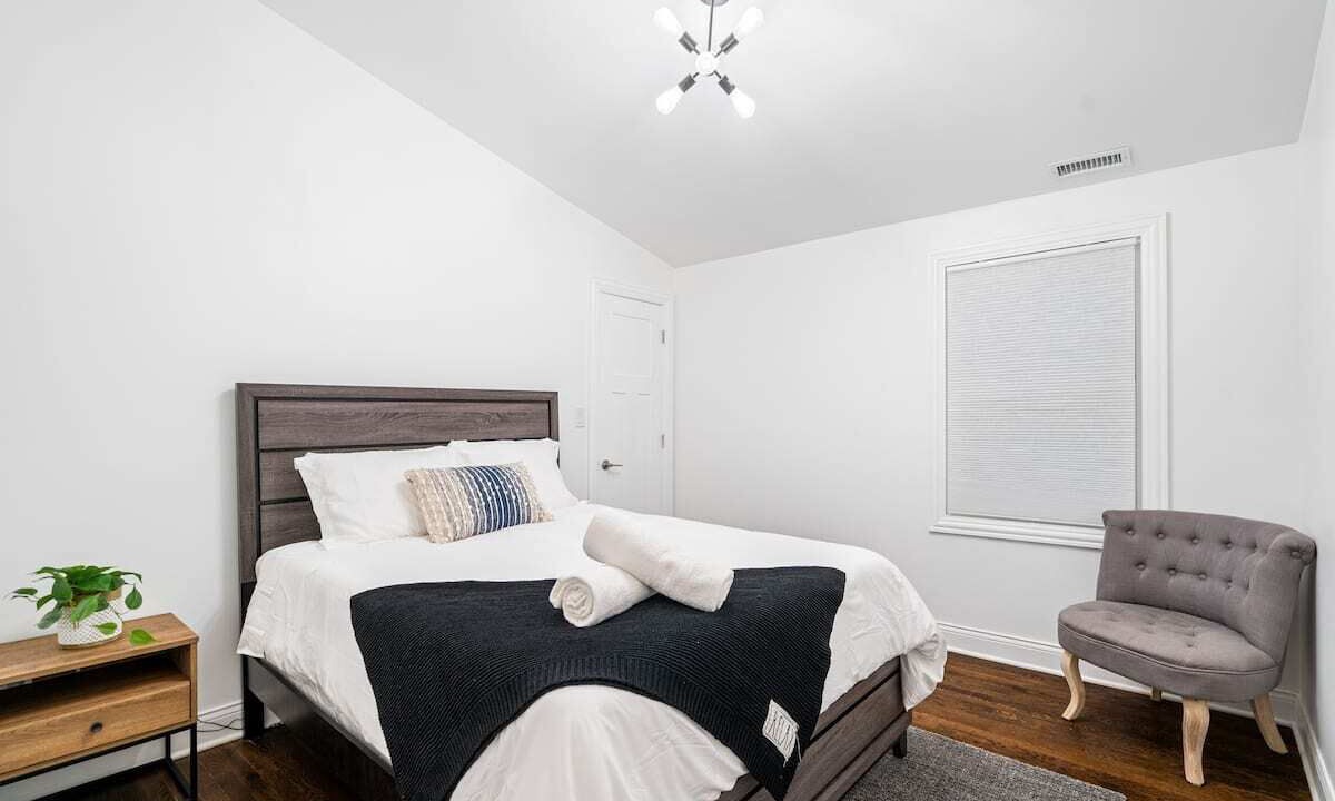 Photo of Bedroom in Cragin