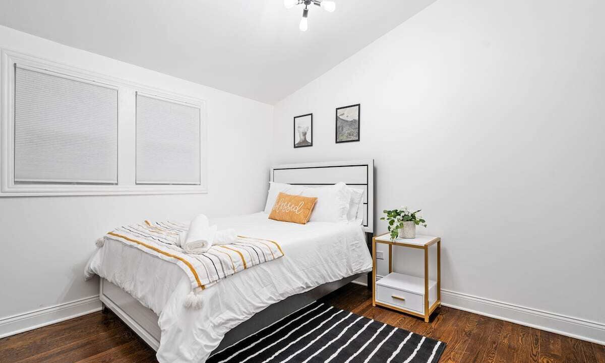 Photo of Bedroom in Cragin