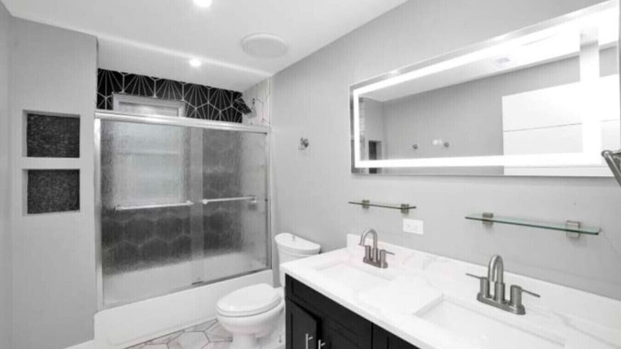Photo of Bathroom in Cragin