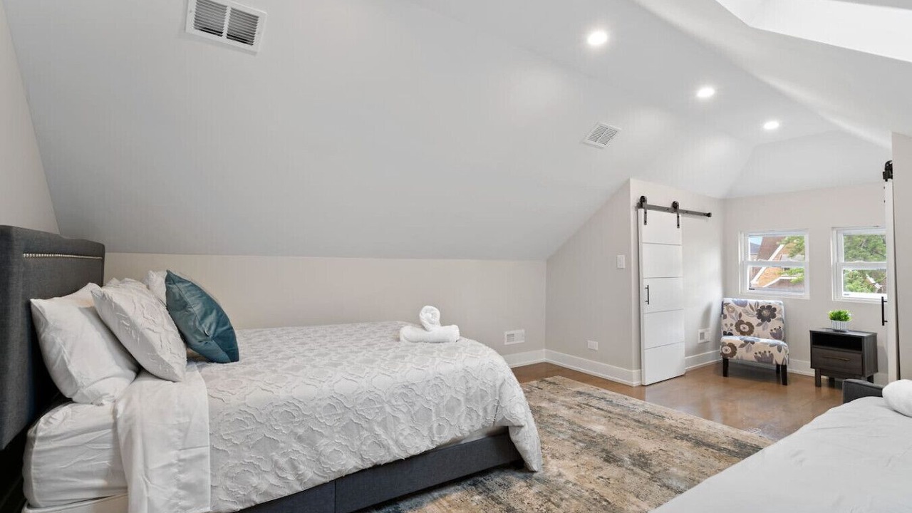 Photo of Bedroom in Cragin