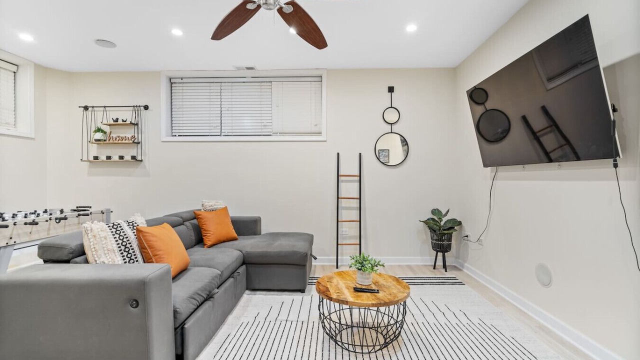 Photo of Livingroom in Pulaski Park