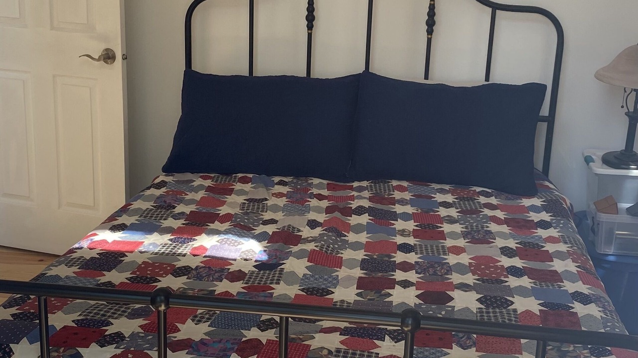 Photo of Bedroom in Alleyn-et-Cawood